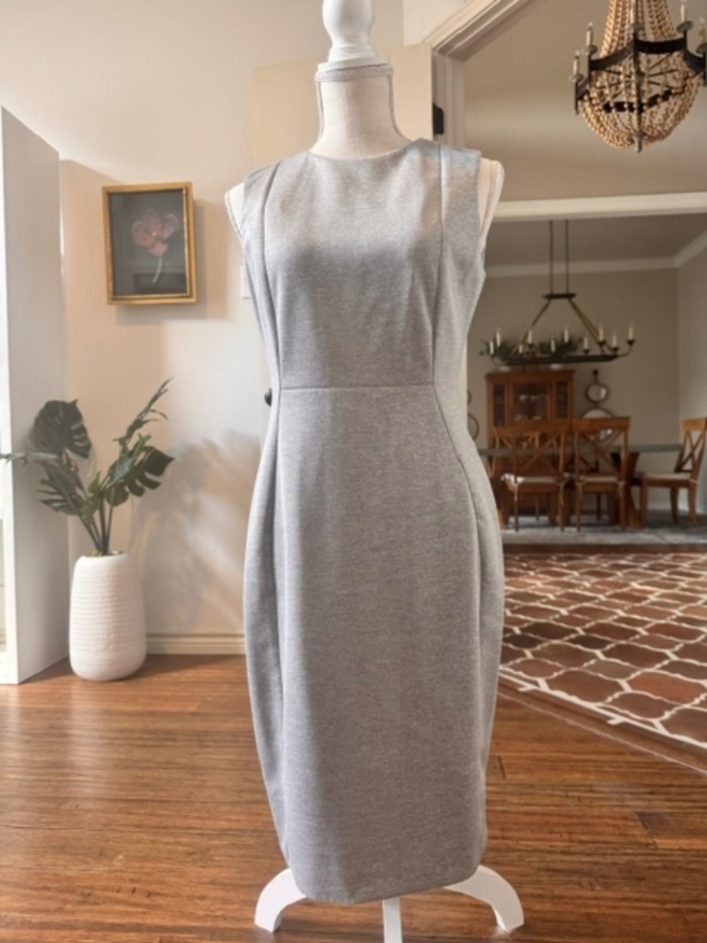 Calvin Klein Gray Sleevless Princess Seam Knee-Length Sheath Dress Size 6